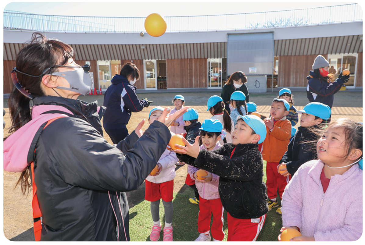 プロ選手交流、移動動物園 地域保育で宝の経験 | 幼稚園・保育園の先生が読むパステルIT新聞